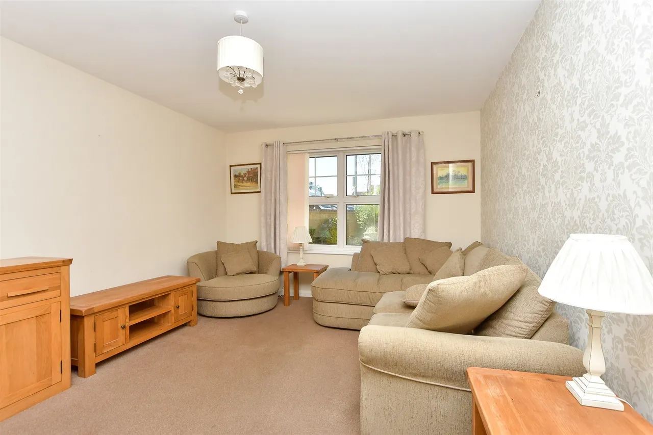 West Lane, Sittingbourne, ME10, photo 2