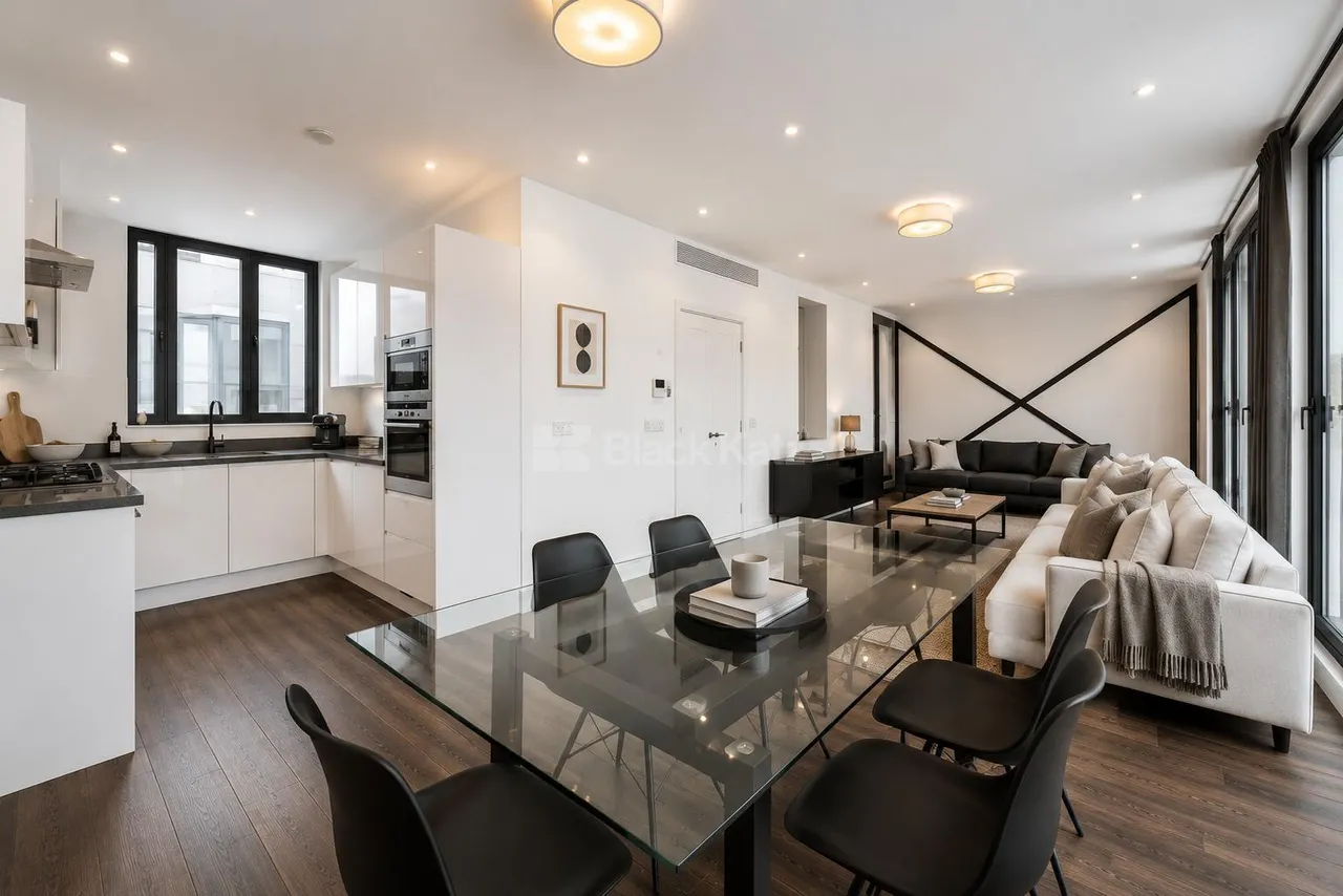 4 bed flat to rent, Old Street, EC1V