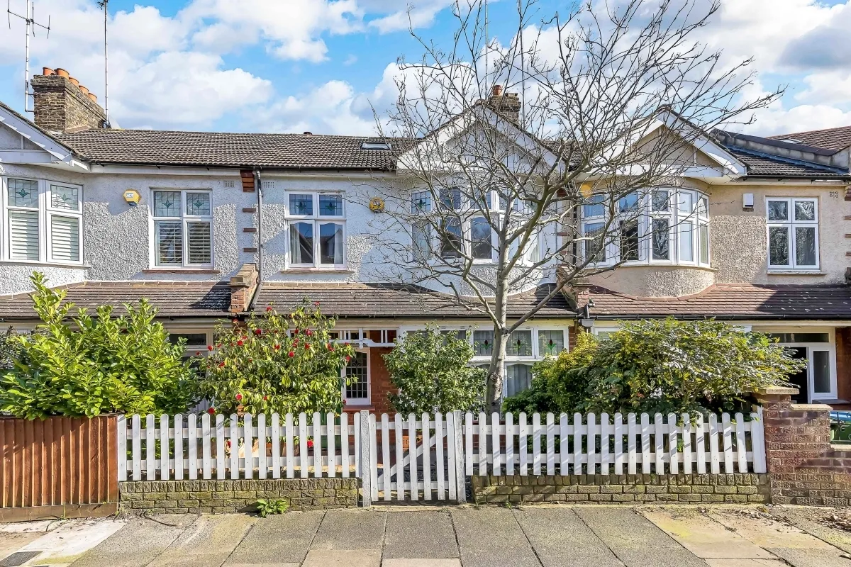 4 bed house to rent — Mycenae Road London SE3