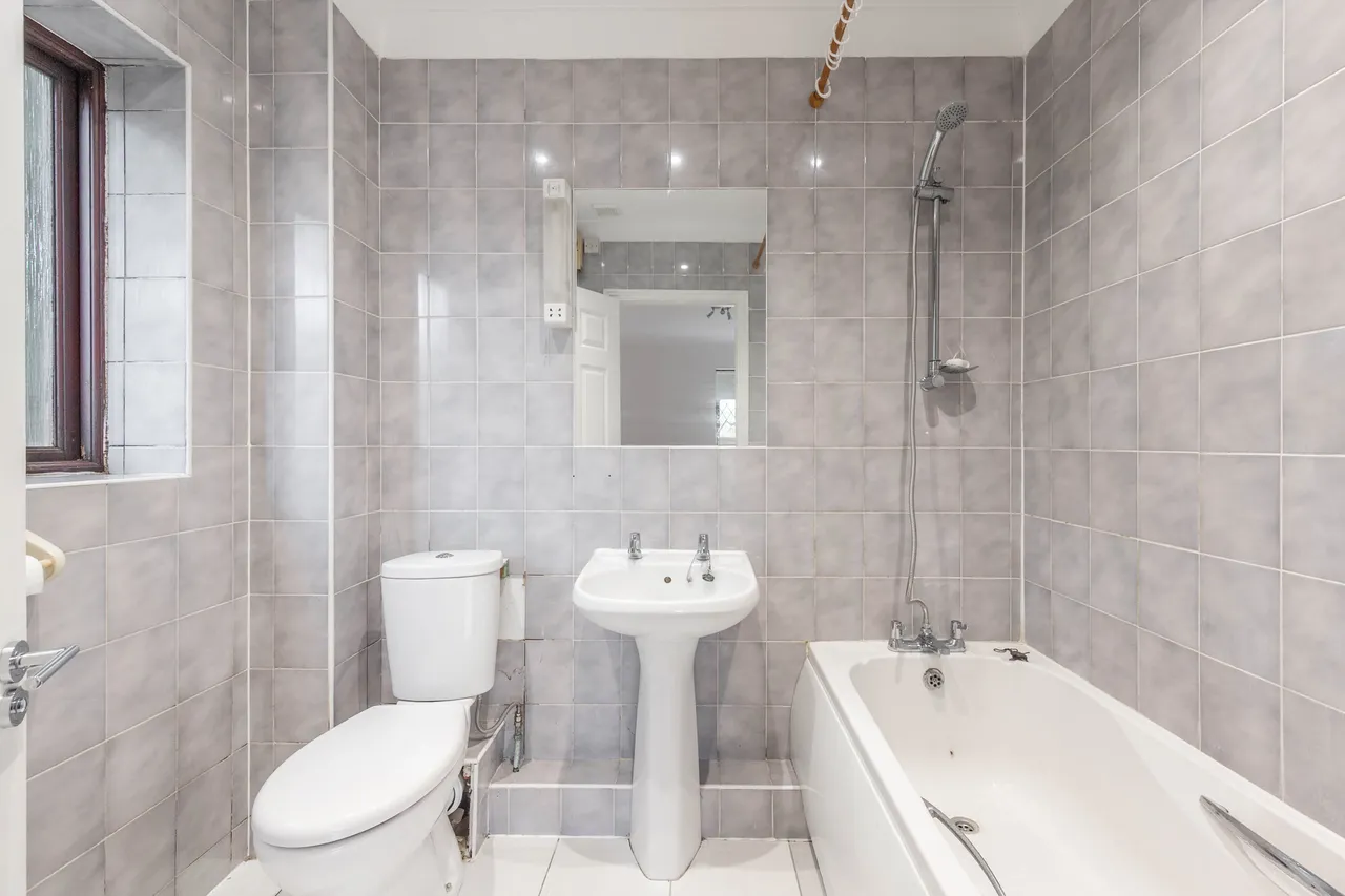 Northwood, HA6, photo 7