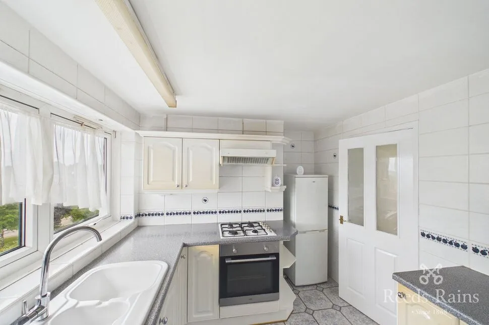 Mile Oak Road, Rotherham, South Yorkshire, S60, photo 3