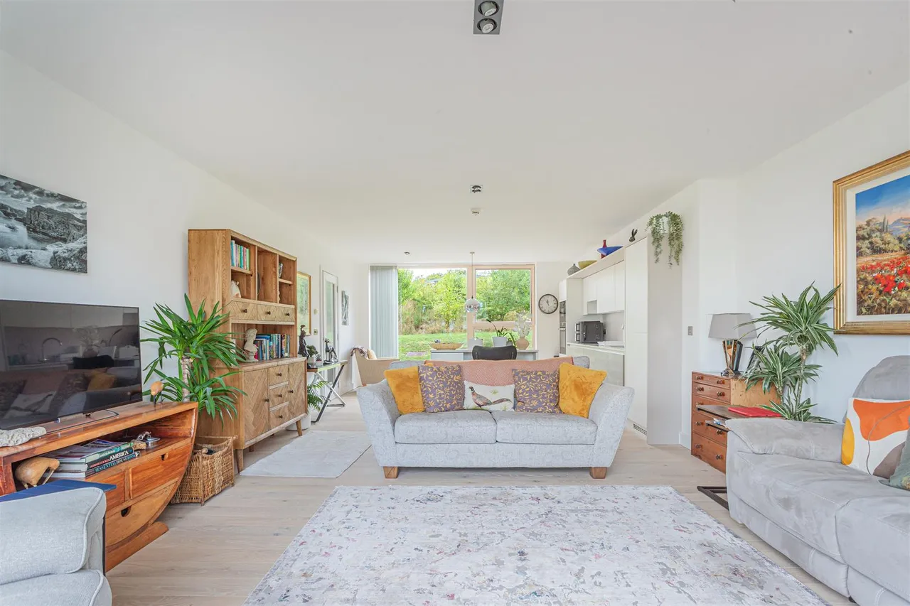 Almond Close, Wadswick Green, SN13, photo 2