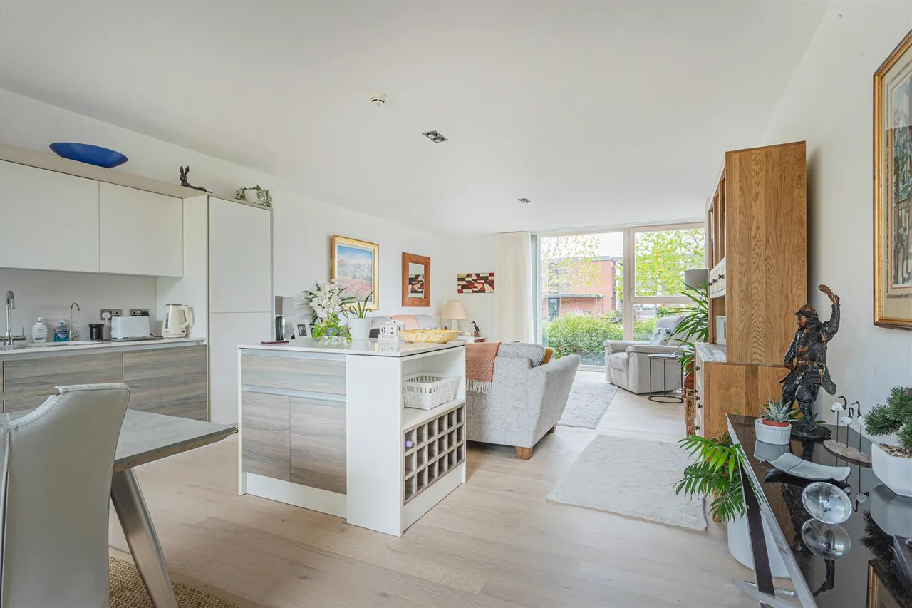 Almond Close, Wadswick Green, SN13, photo 8
