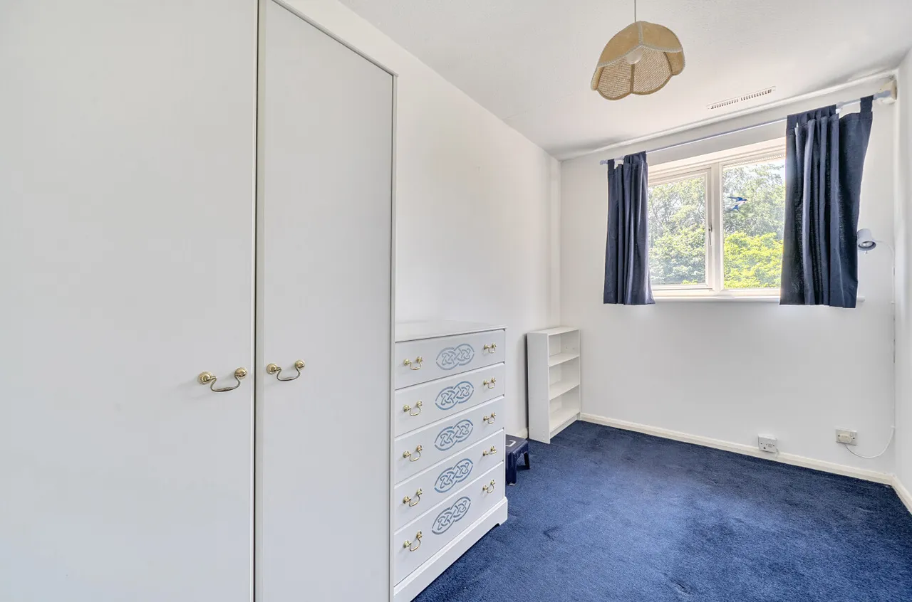 Guildford Road, Lightwater, Surrey, GU18 5RA, photo 11