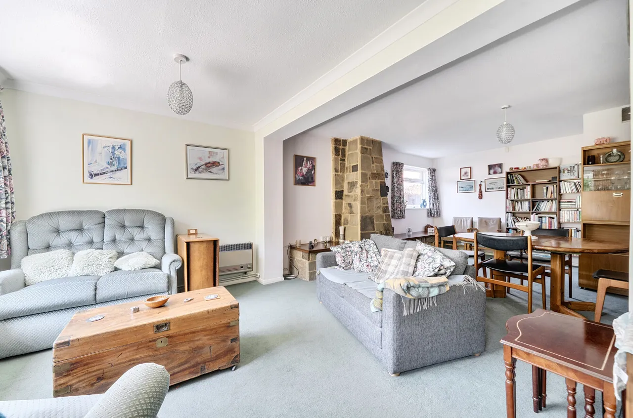 Guildford Road, Lightwater, Surrey, GU18 5RA, photo 3