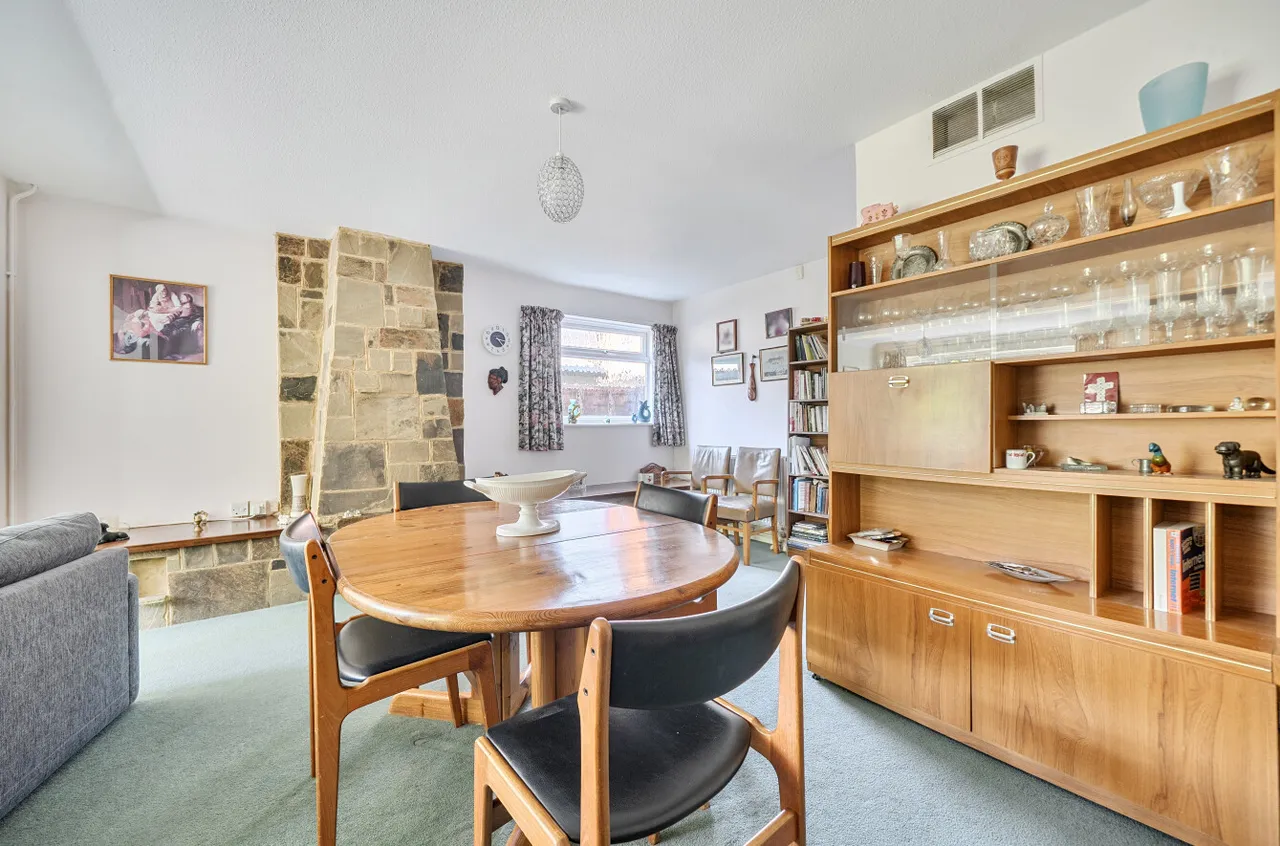 Guildford Road, Lightwater, Surrey, GU18 5RA, photo 14