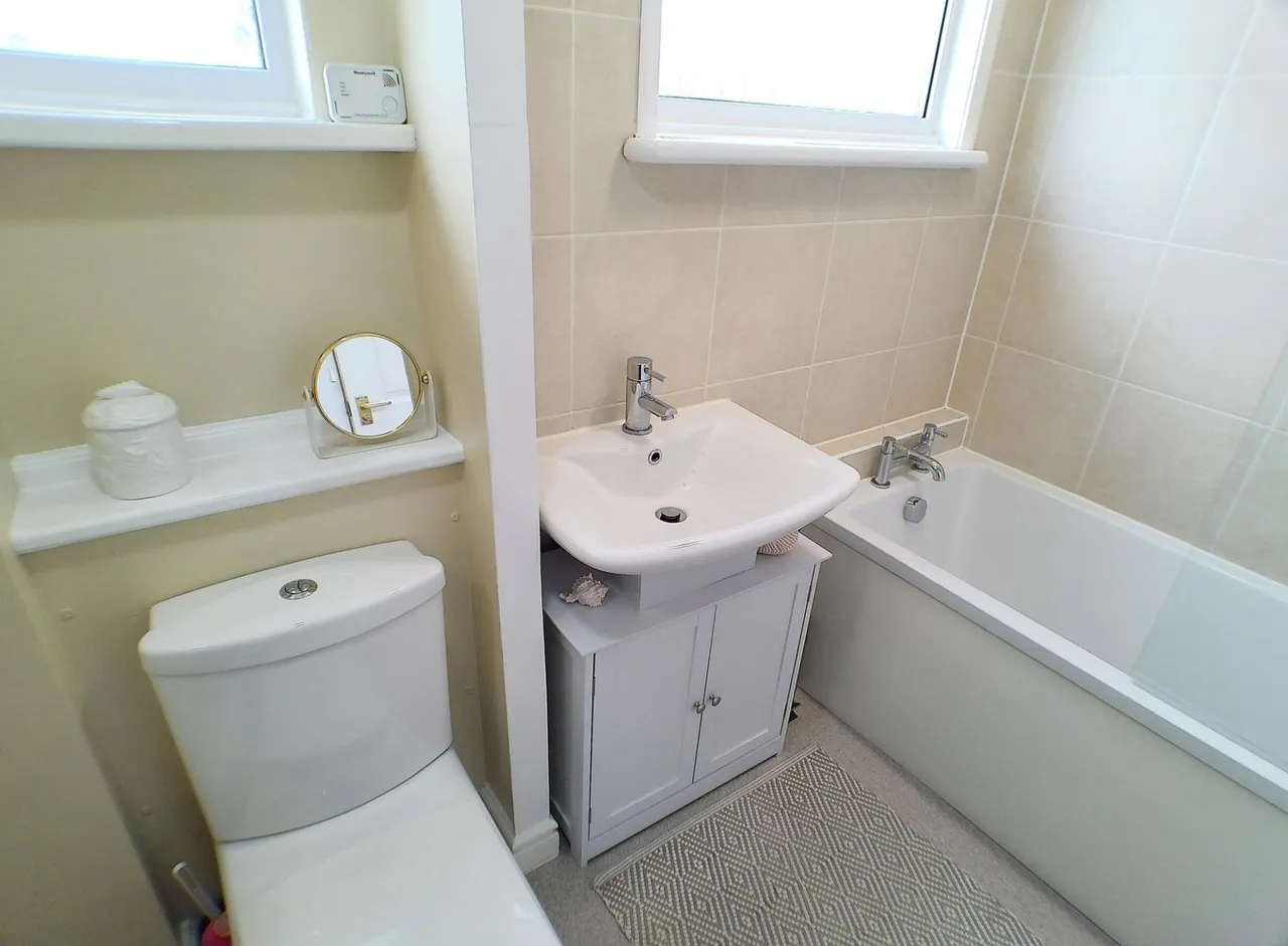 Cox Drive, Bottesford, NG13, photo 11
