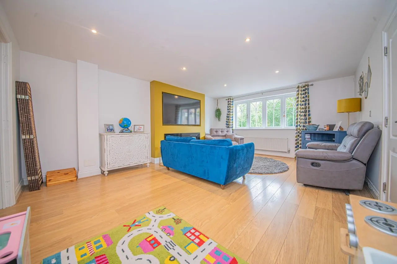 Midhurst Court, Chandler's Ford, Eastleigh, SO53 3LF, photo 4