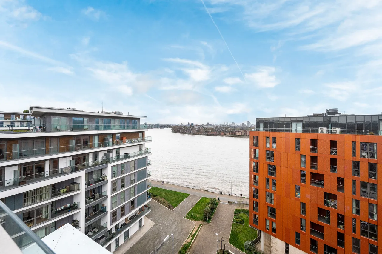 3 bed flat for sale — 47 Poldo House, 24 Cable Walk, London