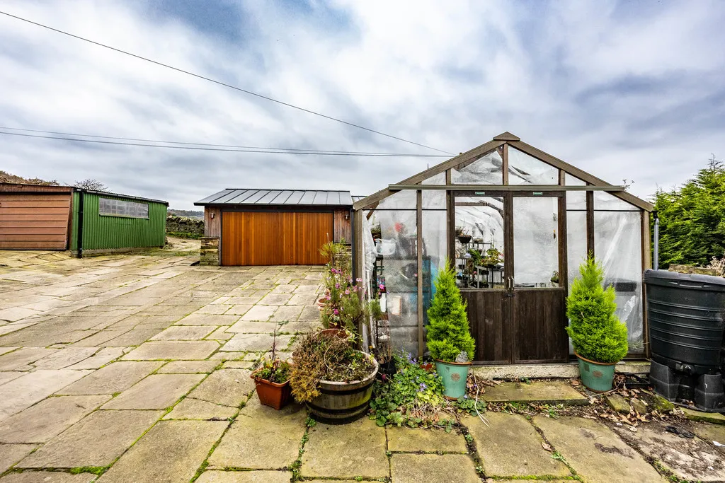 Whitwell Green Lane, Elland, photo 37