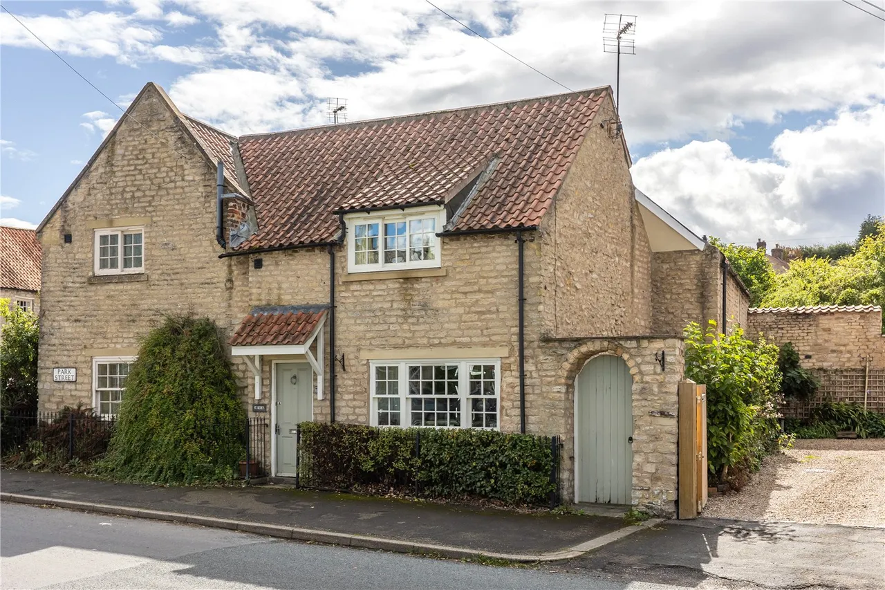 3 bed house for sale — Park Street, Hovingham, York, North Yorkshire, YO62 4JZ