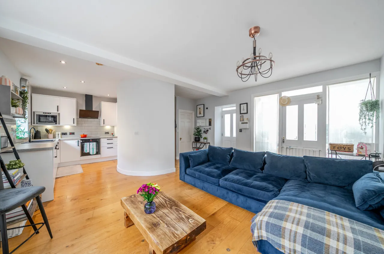 Lidgett Lane, Roundhay, LS8, photo 4