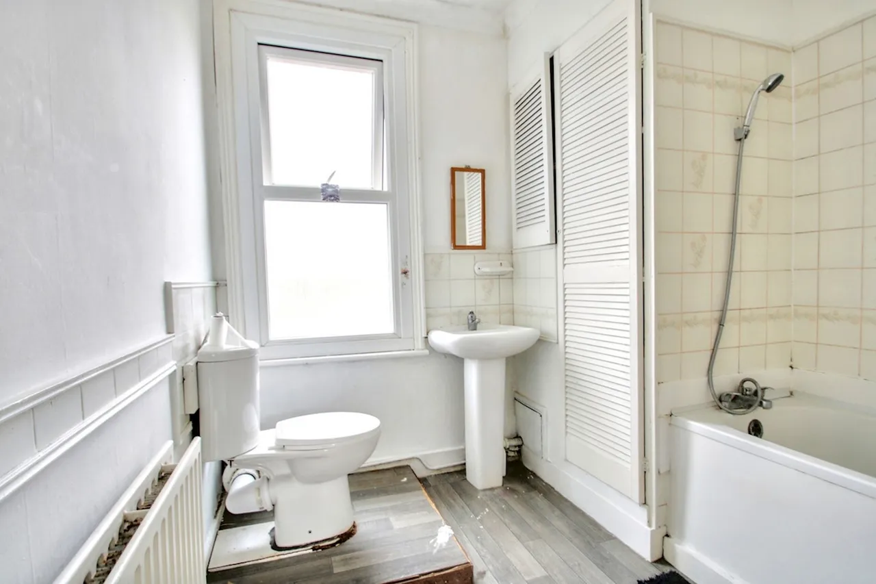 Clacton-On-Sea, CO15, photo 8