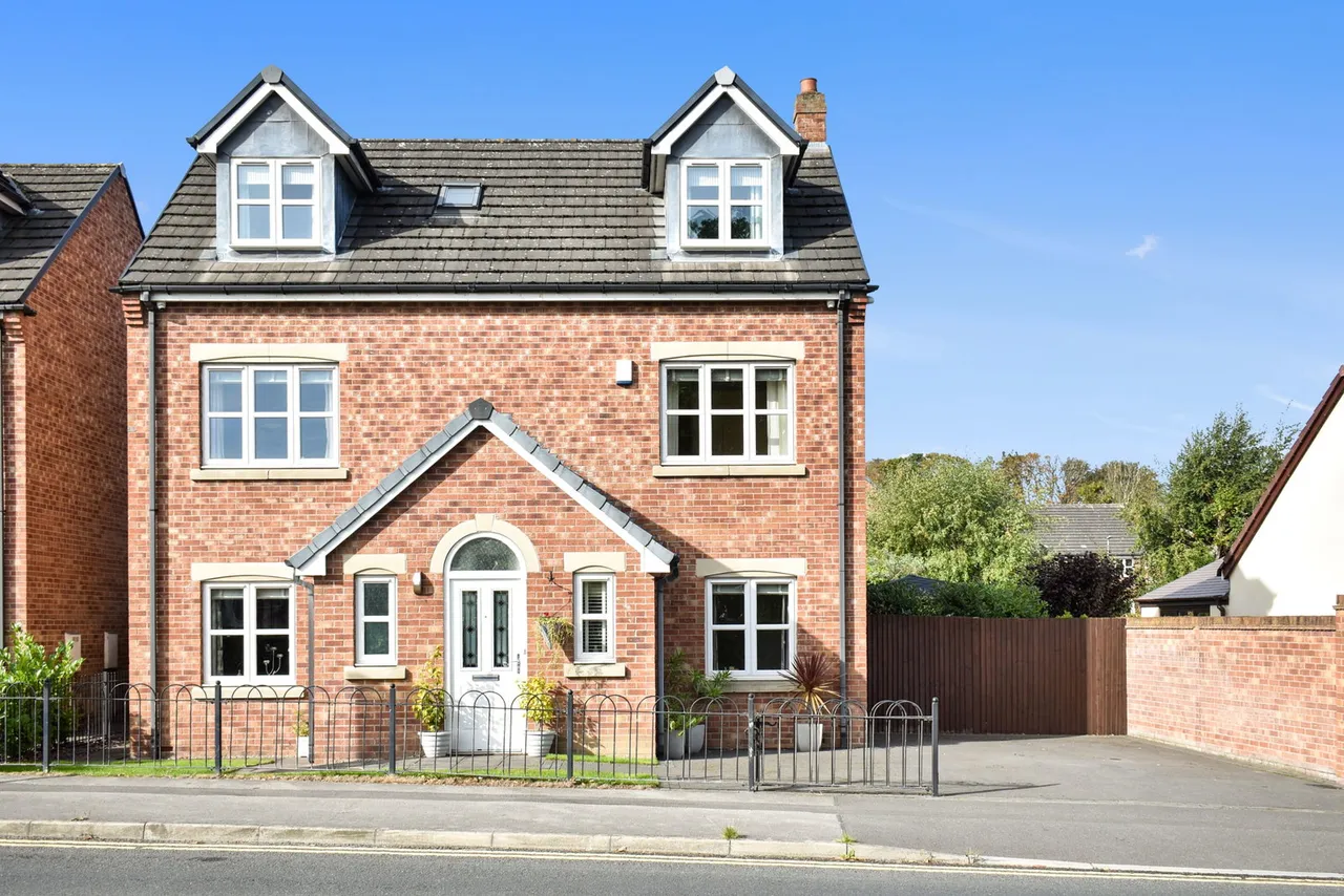 5 bed house for sale, St. Annes Drive, Stanley, WF1