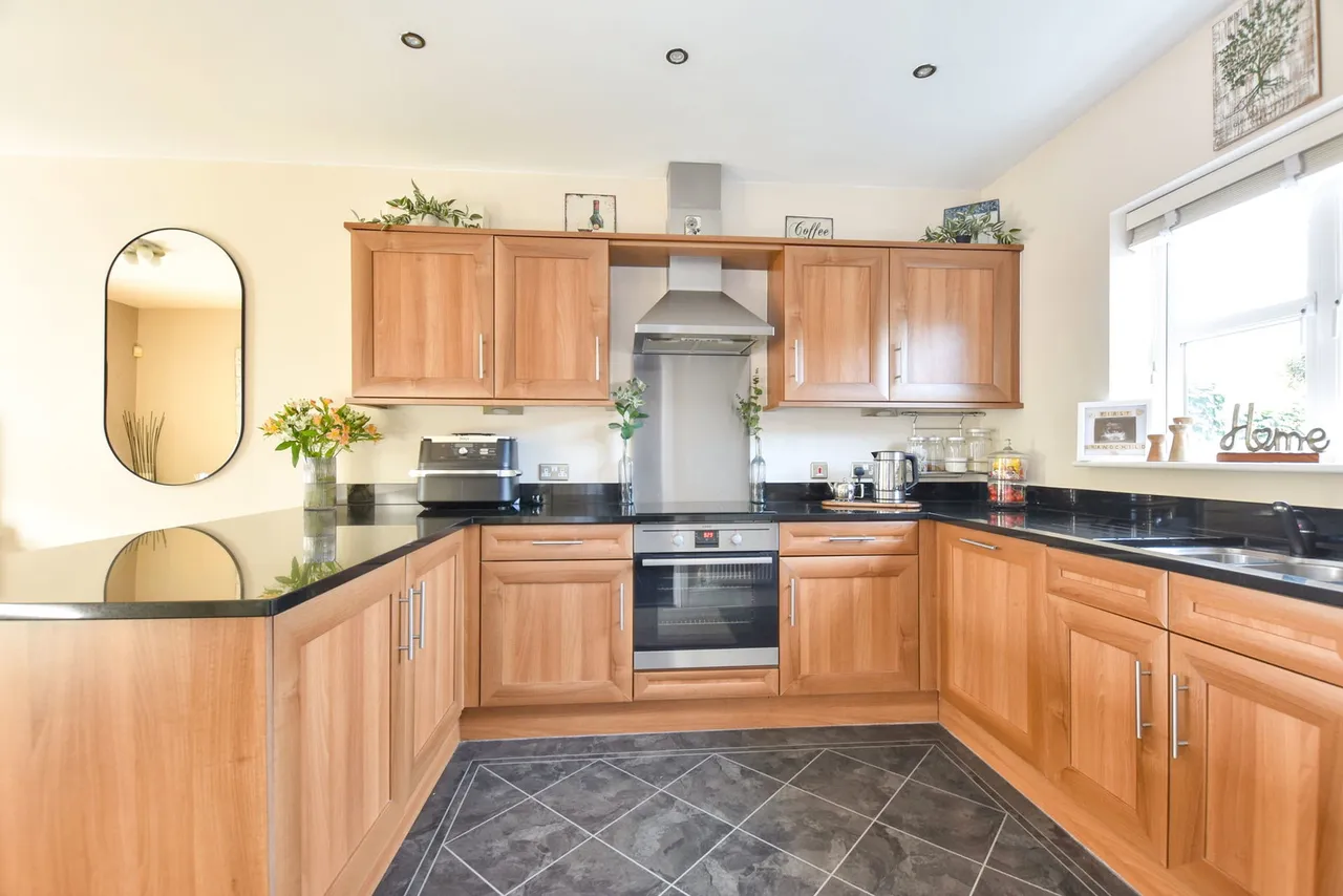 St. Annes Drive, Stanley, WF1, photo 8