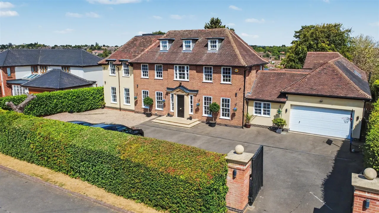 7 bed house for sale, Beeston Fields Drive, Bramcote, NG9