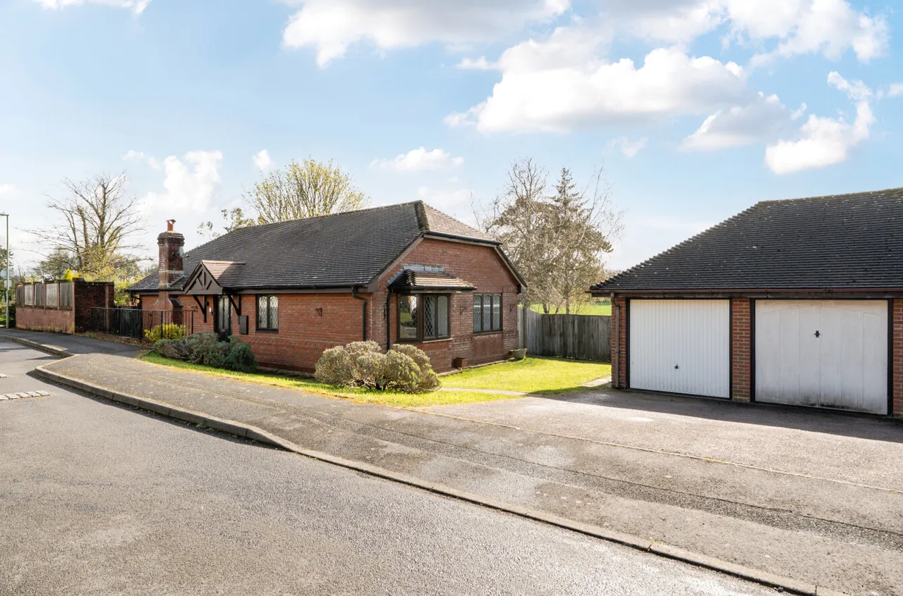 3 bed house for sale, Loader Close, Kings Worthy, SO23