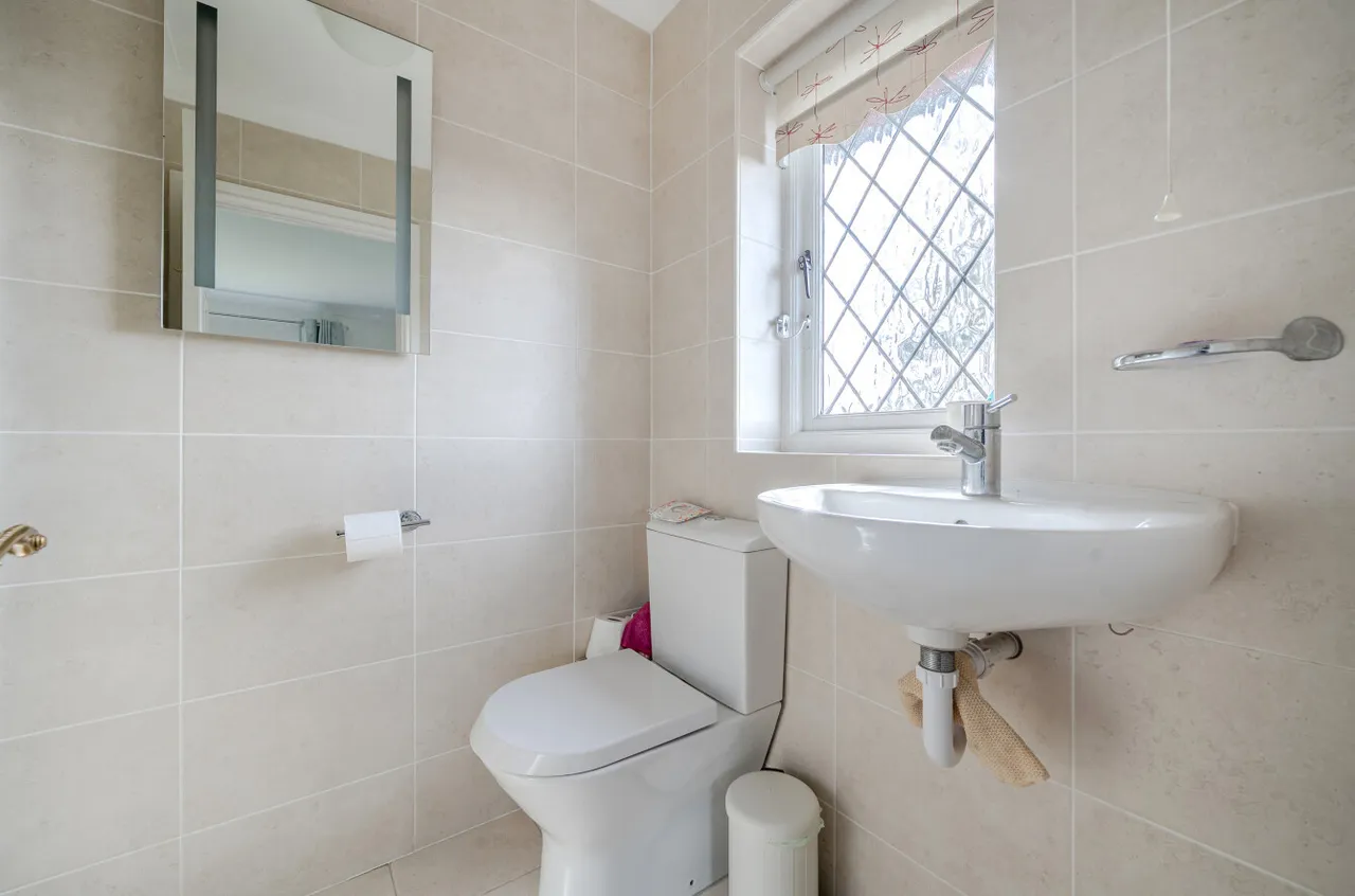 Loader Close, Kings Worthy, SO23, photo 12