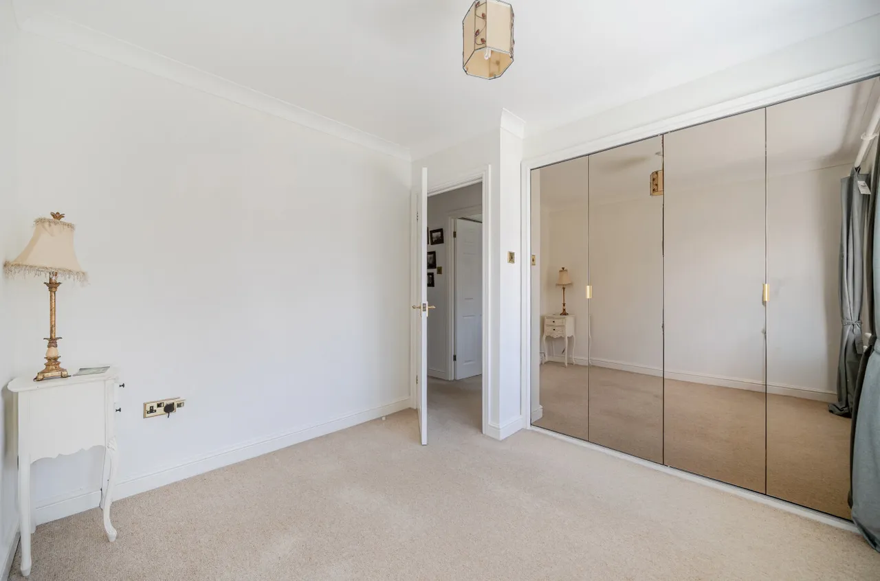 Loader Close, Kings Worthy, SO23, photo 6