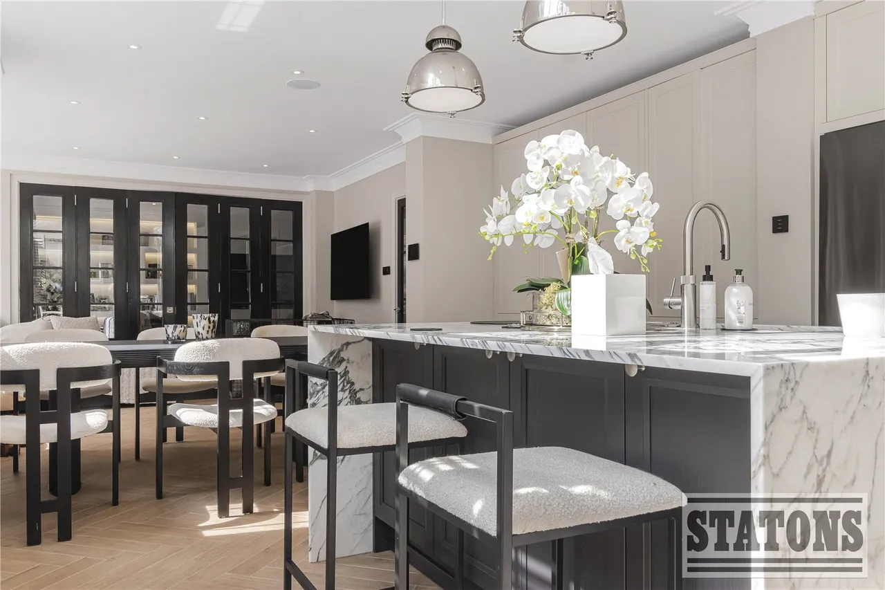 Burwood Place, Hadley Wood, Hertfordshire, EN4 0NB, photo 14