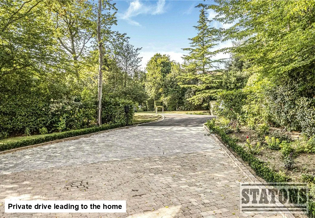 Burwood Place, Hadley Wood, Hertfordshire, EN4 0NB, photo 3
