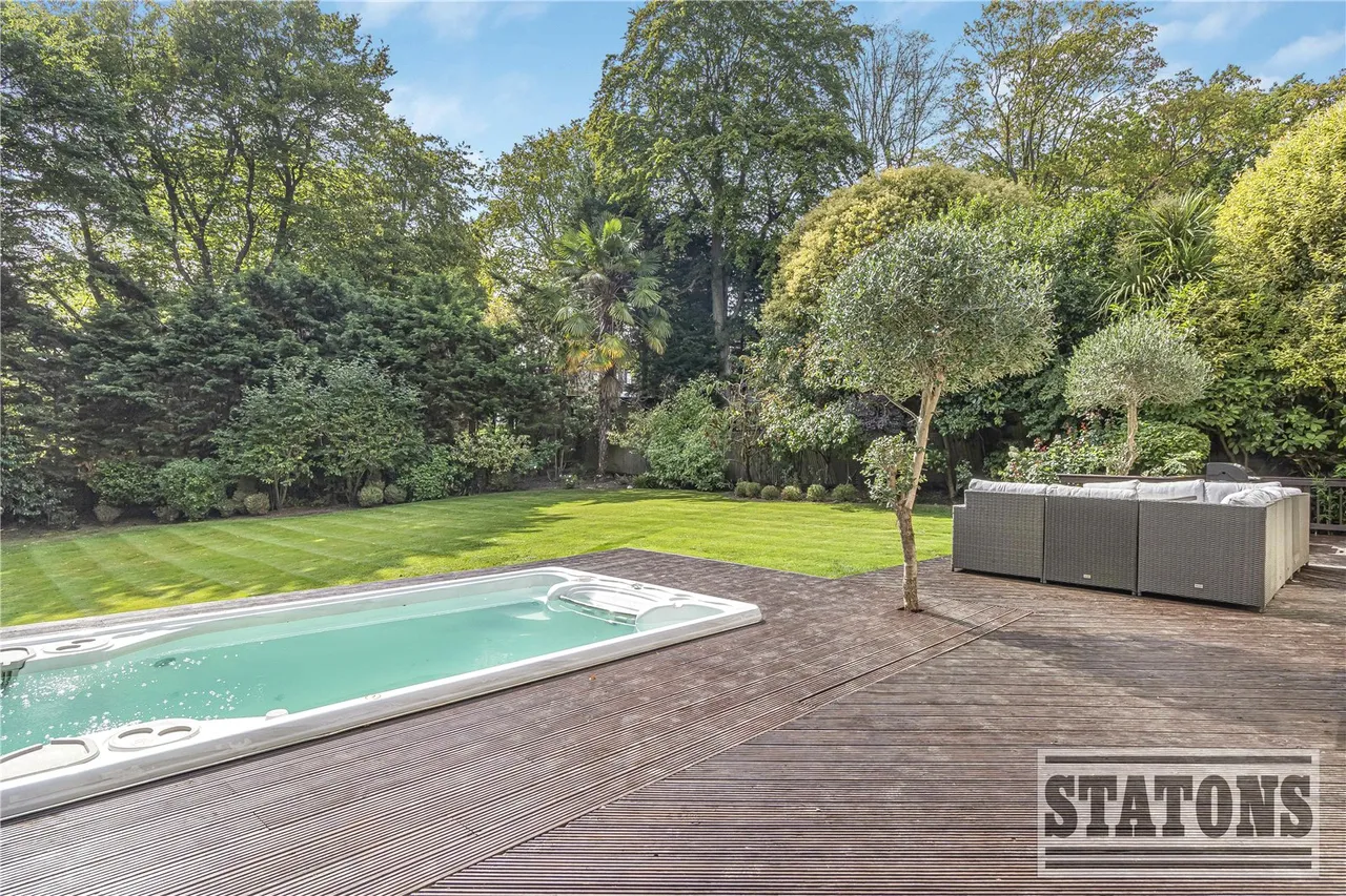 Burwood Place, Hadley Wood, Hertfordshire, EN4 0NB, photo 37