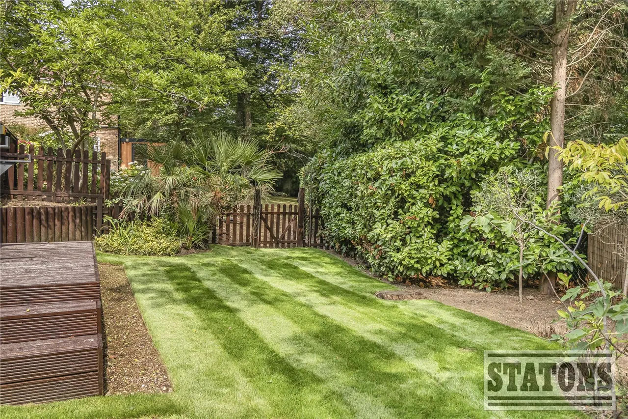 Burwood Place, Hadley Wood, Hertfordshire, EN4 0NB, photo 35