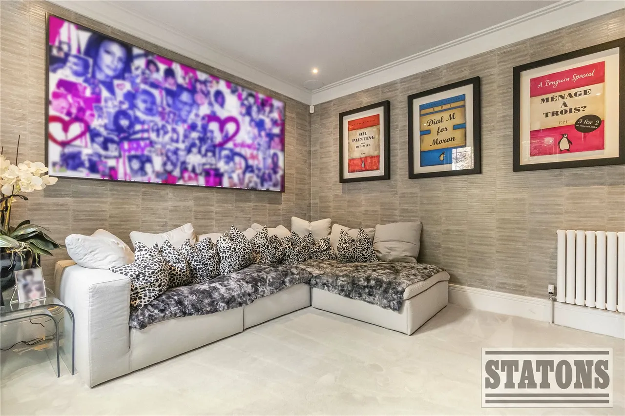 Burwood Place, Hadley Wood, Hertfordshire, EN4 0NB, photo 15