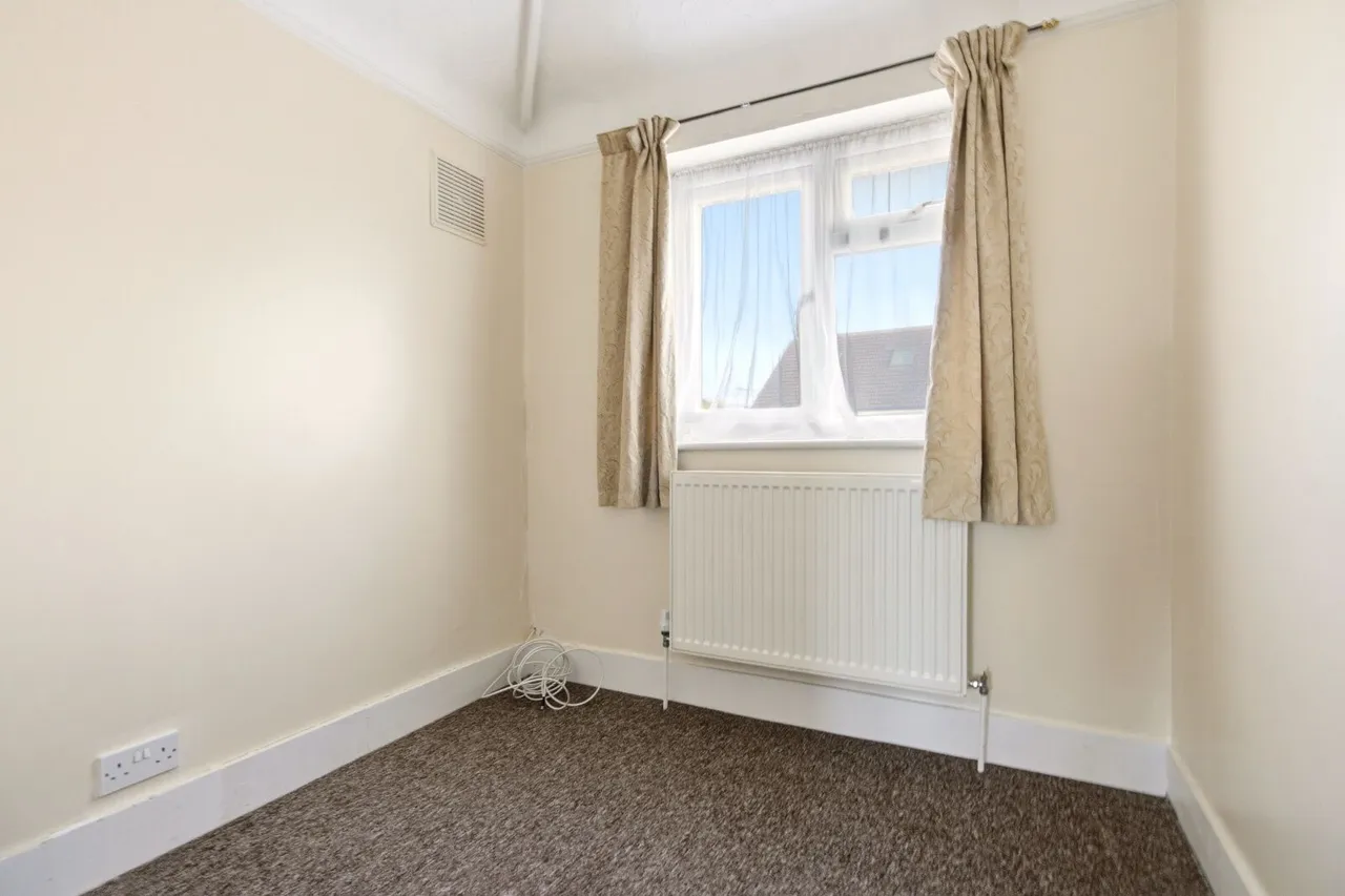 Kings Road, London Colney, AL2, photo 9