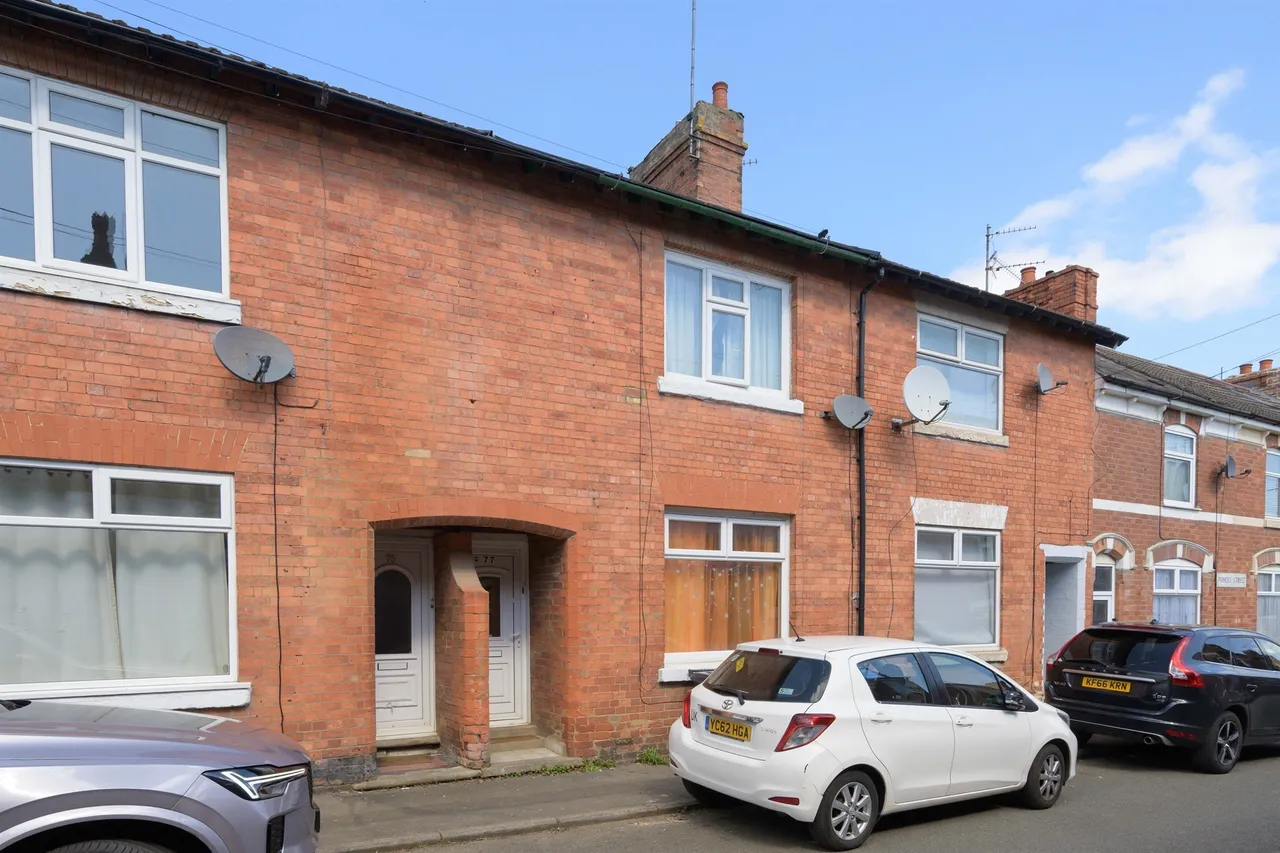 2 bed house for sale, Princes Street, Kettering, NN16