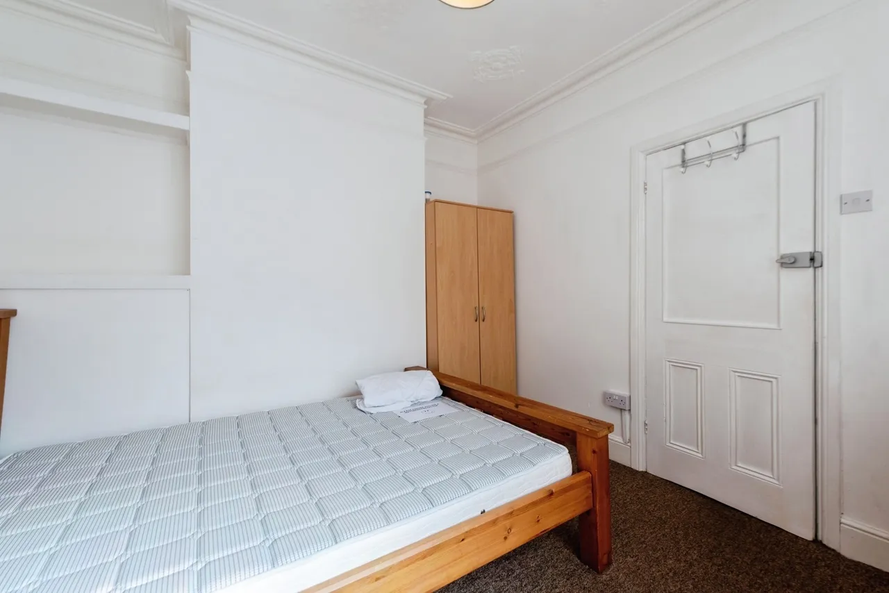 Percy Road, Southsea, PO4, photo 15