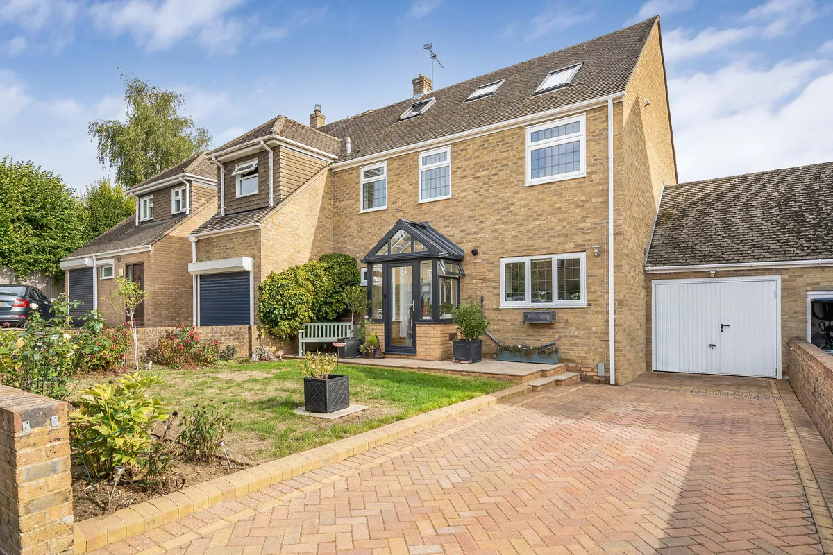4 bed property for sale, Chaundy Road, Tackley