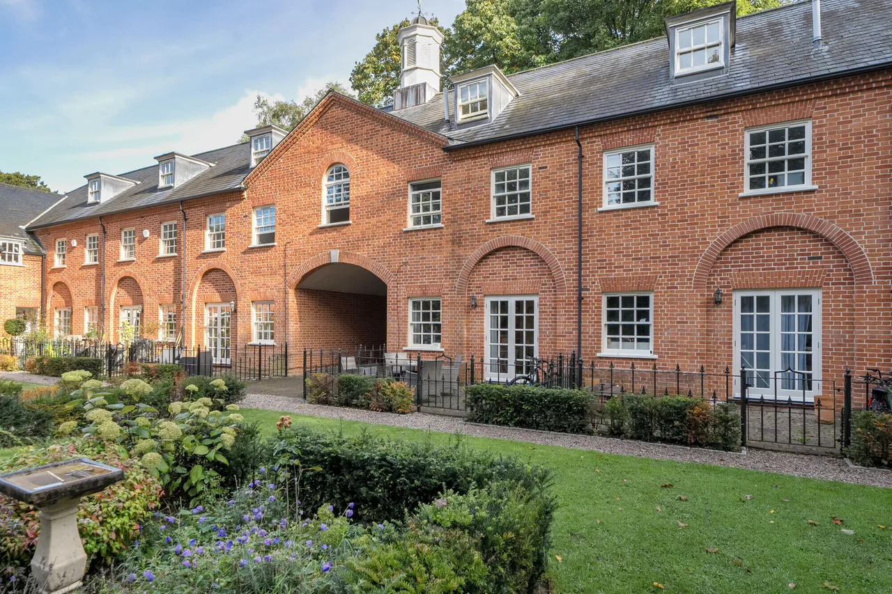4 bed house for sale — Mulberry Close, Watford, WD17