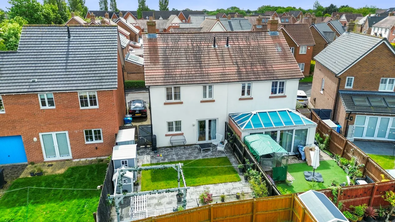 King Oswald Crescent, Widnes, Widnes, WA8 5AB, photo 19