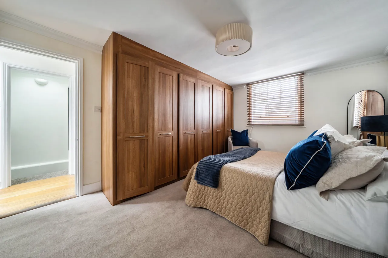 Flat 1, 7-8 Cromwell Crescent, London, photo 11