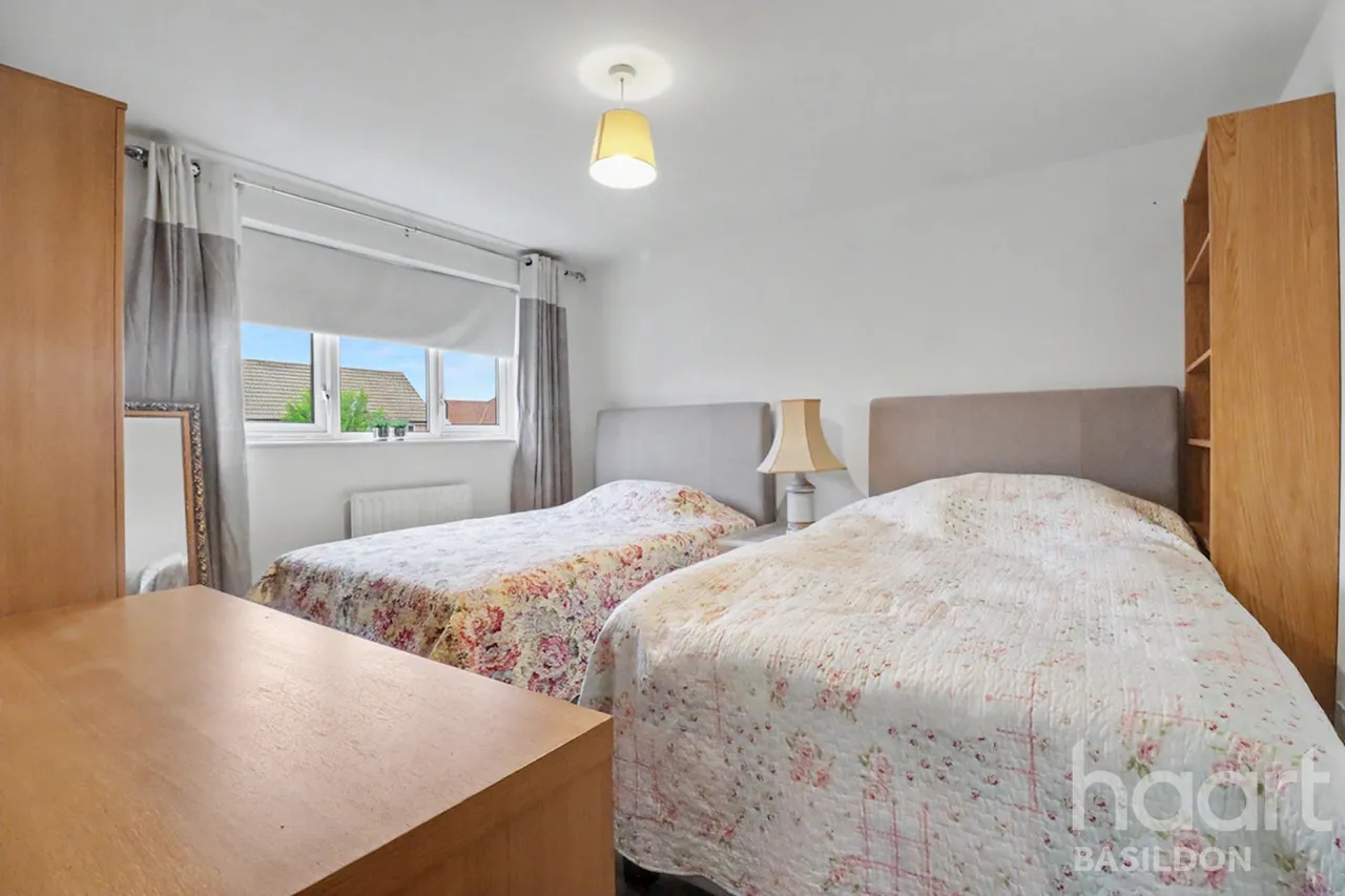 Chancel Close, Basildon, SS15, photo 13