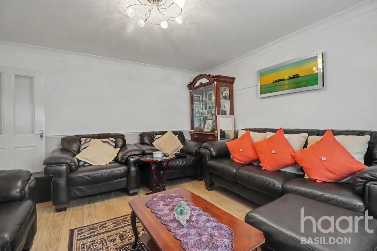Chancel Close, Basildon, SS15, photo 4