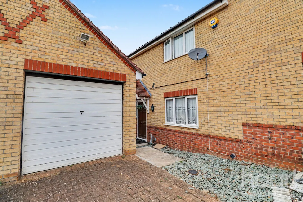 3 bed house for sale, Chancel Close, Basildon, SS15