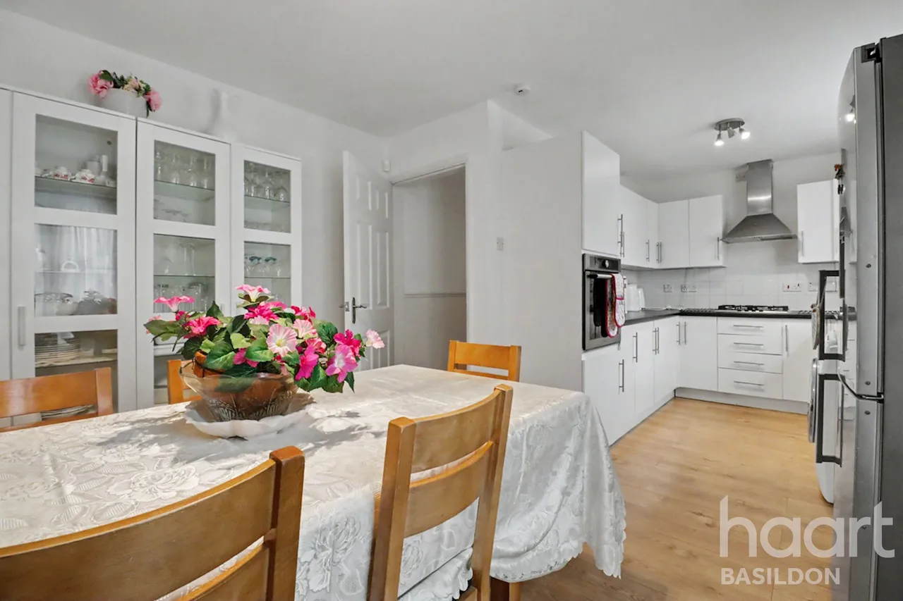 Chancel Close, Basildon, SS15, photo 7