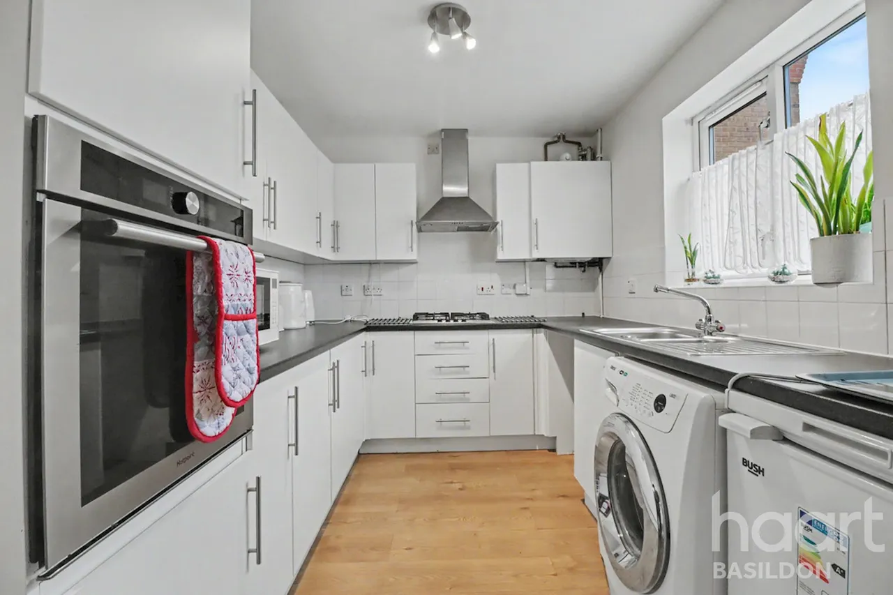 Chancel Close, Basildon, SS15, photo 8