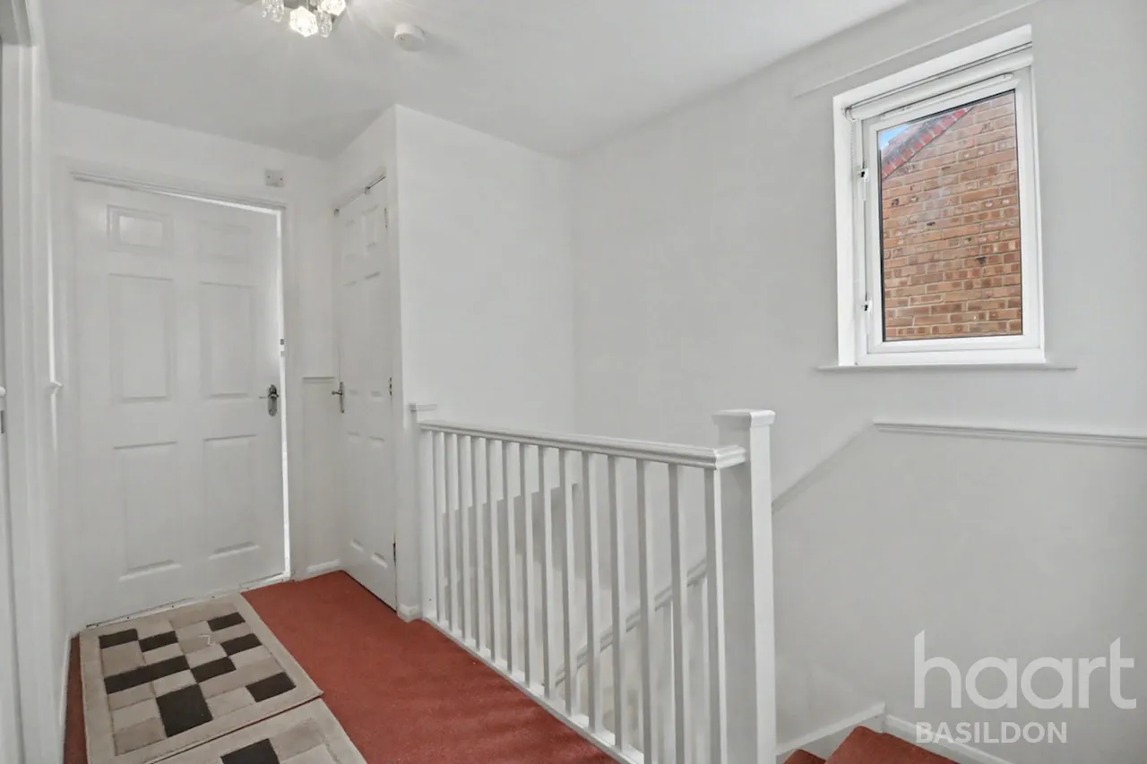 Chancel Close, Basildon, SS15, photo 10