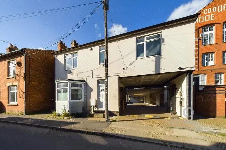 2 bed house to rent — King Street, Kettering, Northamptonshire, NN16