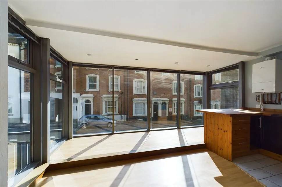 Hazelwood Road, Northampton, NN1, photo 4