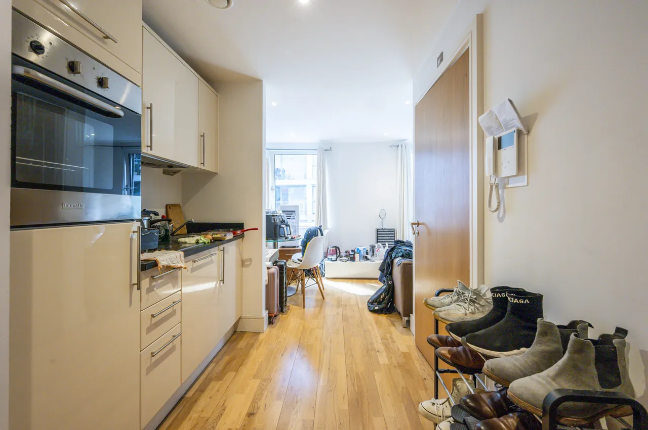 Flat 302, 25 Indescon Square, London, photo 4