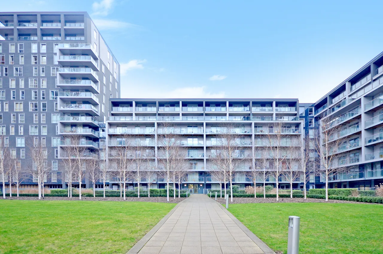 flat to rent — Flat 302, 25 Indescon Square, London