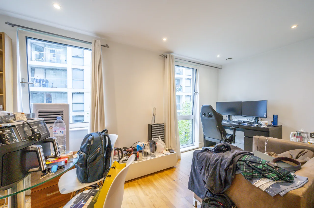 Flat 302, 25 Indescon Square, London, photo 2