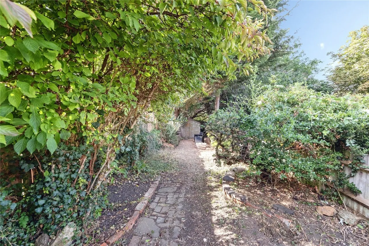 Broughton Road, BANBURY, Oxfordshire, OX16, photo 13