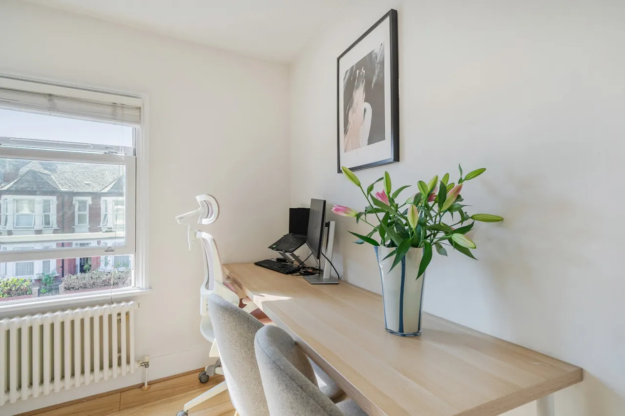 Lordship Lane, SE22, photo 10