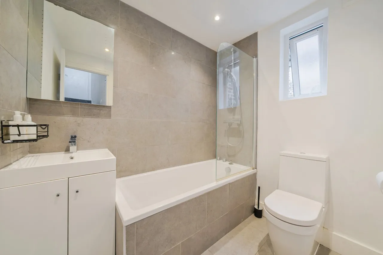 Lordship Lane, SE22, photo 5
