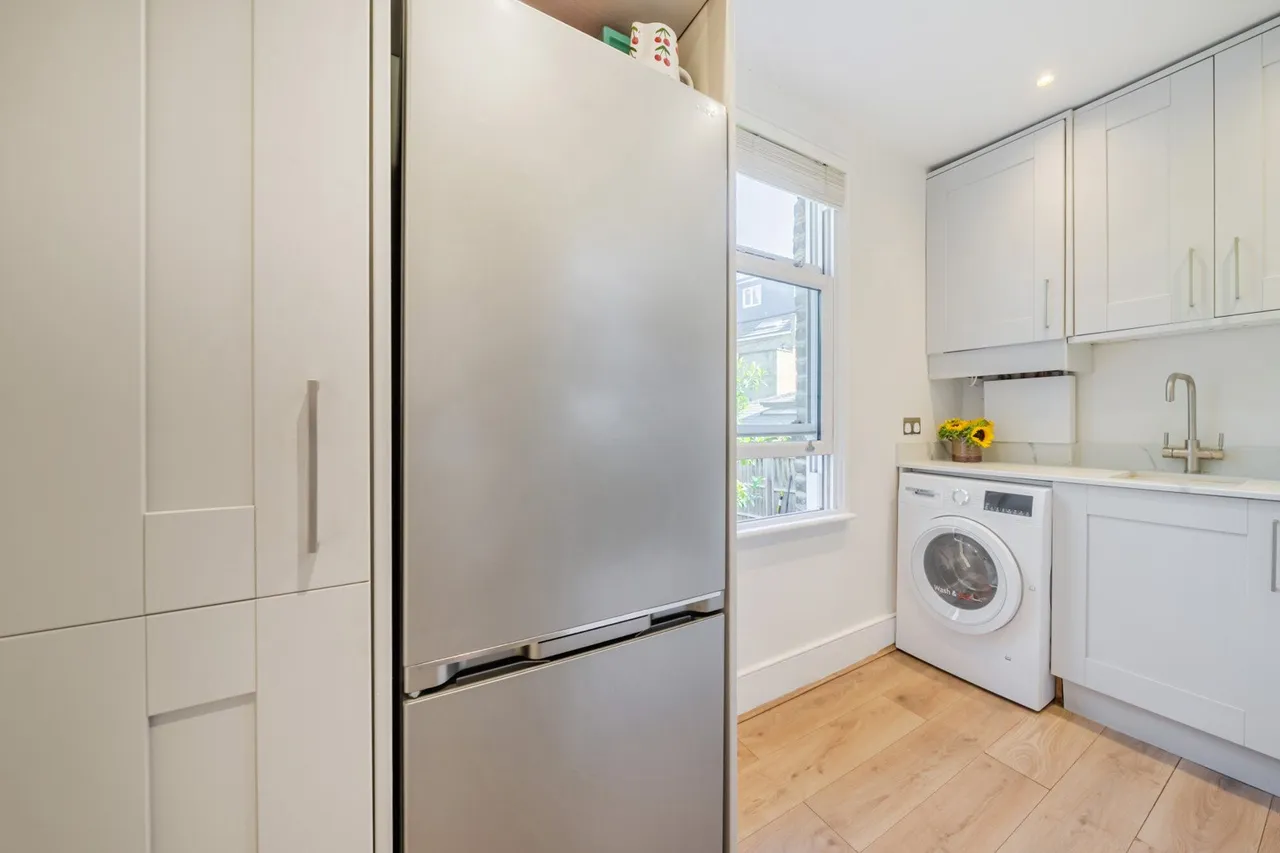 Lordship Lane, SE22, photo 15